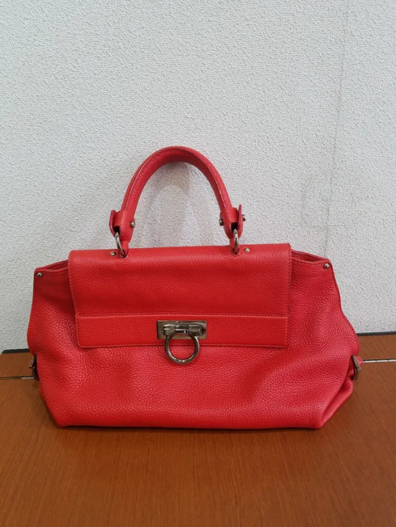 フェラガモ ハンドバッグ レザー 2WAY レッド買取参考価格 | 兵庫県西宮市