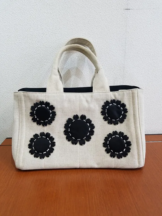 プラダ ハンドバッグ カナパ B1877E ホワイト買取参考価格 | 兵庫県西宮市