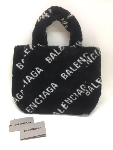 バレンシアガ トートバッグ エブリデイ フェイクファー ブラック買取参考価格 | 大阪市中央区