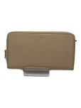 セリーヌ財布 Large Zipped Multi function アイボリーの参考買取価格