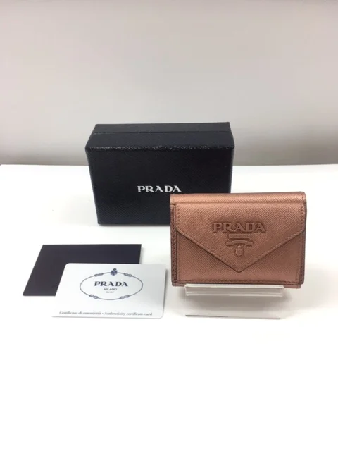 プラダ 財布 サフィアーノ ピンク買取参考価格 | 東京都中央区