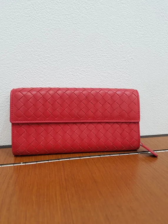 ボッテガヴェネタ 財布 イントレ 二つ折り レザー レッド買取参考価格 | 大阪市天王寺区