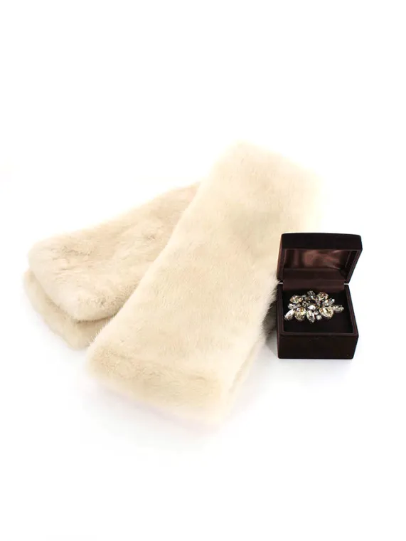 フォクシーブティック ストール ショール Long Mink Stole ピンブローチ付 37281 2017年 ホワイト買取参考価格 | 高知県高知市