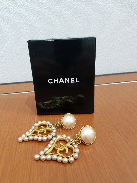 シャネル ハートモチーフ パール ココマーク イヤリング ゴールド買取参考価格 | 神戸市西区