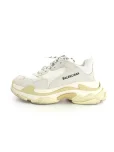 バレンシアガスニーカー 534217 19SS TRIPLE S トリプルＳ ホワイトの参考買取価格