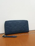 ルイヴィトン財布 ポルトフォイユスクレットロン M93438 2010年 ブルーの参考買取価格