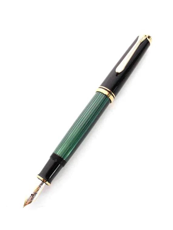 ペリカン万年筆　スーベレーンm600 14c F 黒金天冠　状態良好 ペリカン 万年筆 スーベレーン M600 14C F ブラック買取参考価格