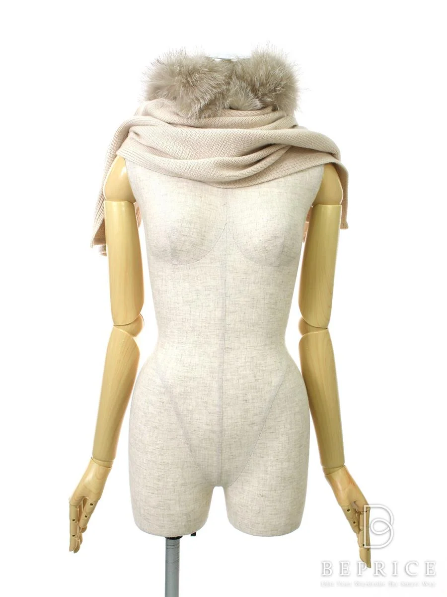 フォクシーブティック アウター Capuche Snow White フォックスファー買取参考価格 | 横浜市西区