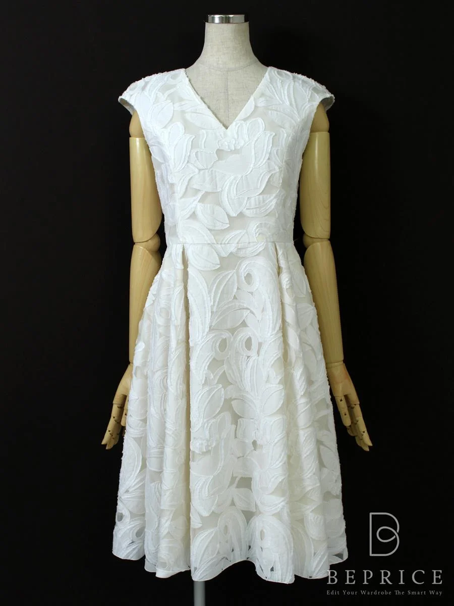 フォクシーブティック 2016年 ワンピース White leaf 36045 ホワイト買取実績 | 大阪市西区