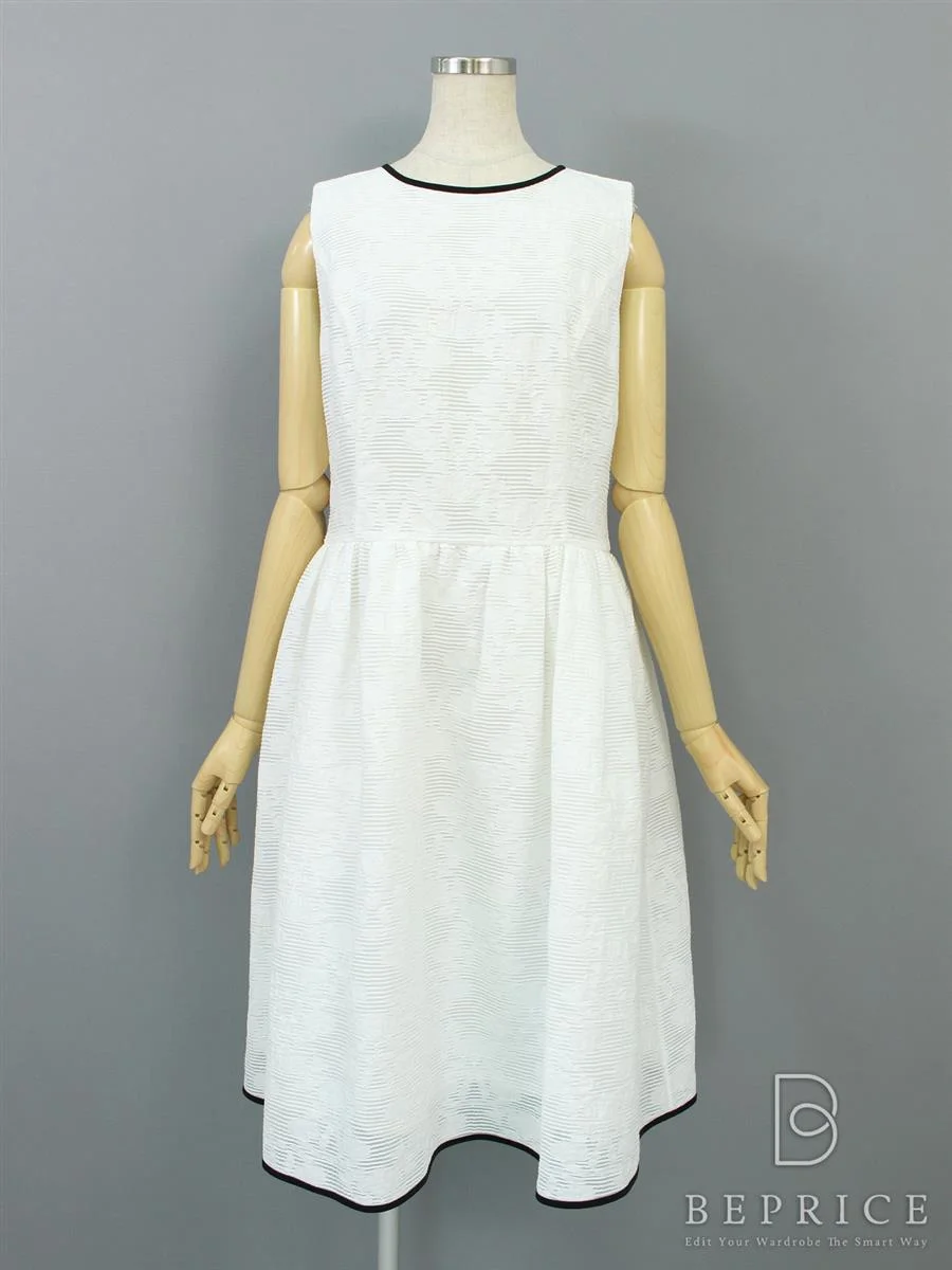 フォクシーブティック Dress Cloud買取参考価格 | 神奈川県厚木市