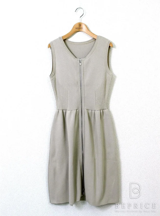 フォクシーブティック ワンピース Shape Up Dress SP品 34012買取参考価格 | 愛知県小牧市