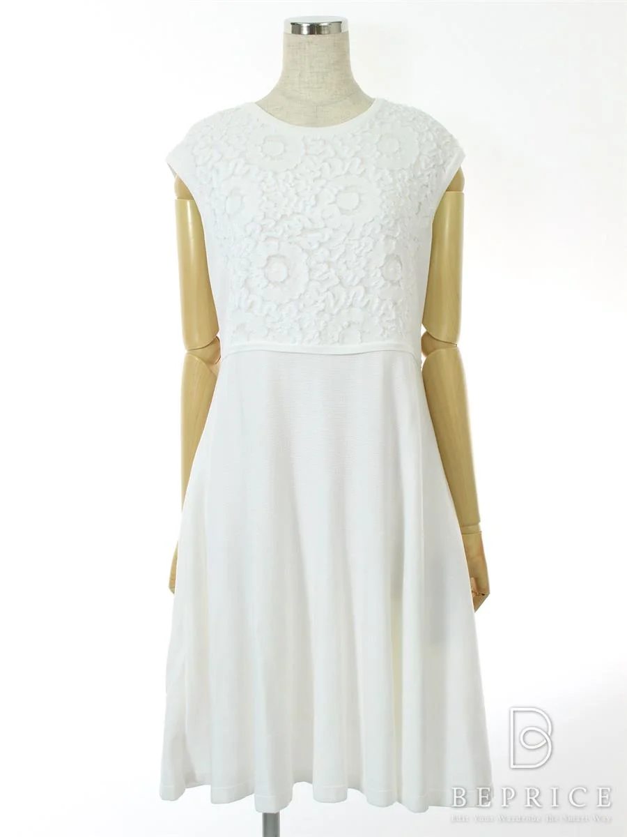 フォクシーブティック ワンピース Jasmine White買取参考価格 | 三重県四日市市