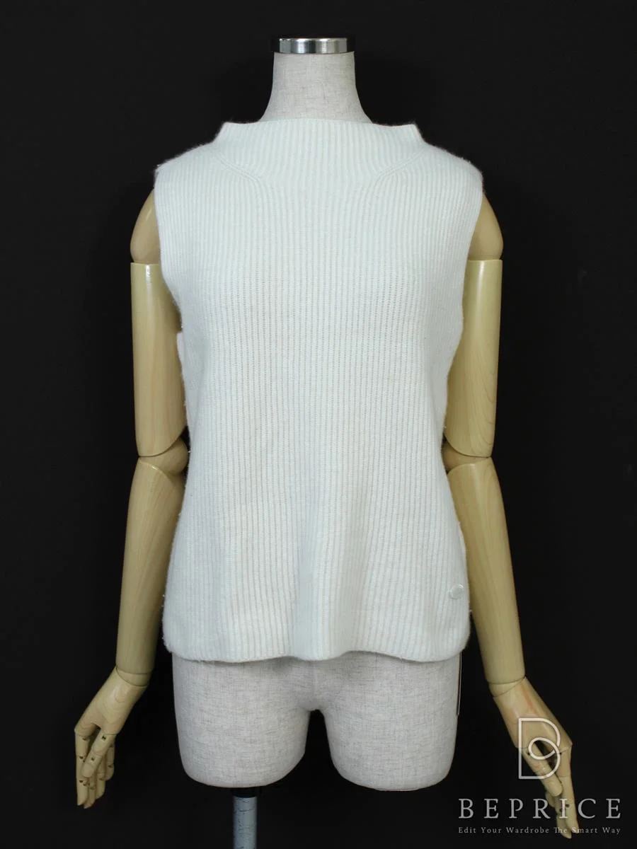 フォクシーブティック カットソー 2016年 トップス Sleeveless Sweater Souffle 34511 ホワイト買取実績 | 東京都豊島区