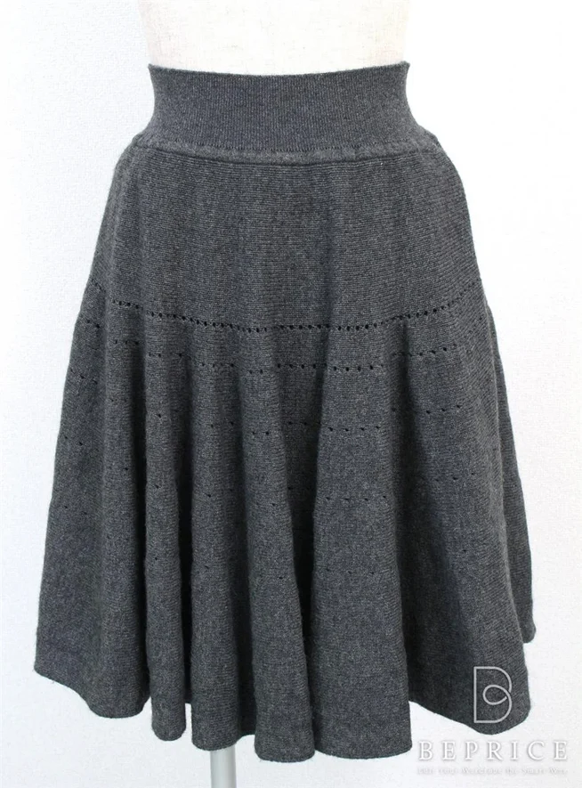 フォクシーブティック 2011年 スカート プリンセスカシミヤ 28926 グレー買取実績 | 和歌山県和歌山市