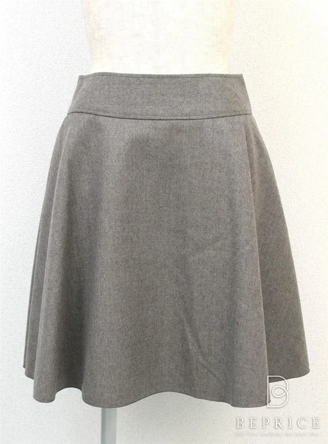 フォクシーブティック 2013年 スカート トレンチフレアー 31840 グレー買取実績 | 和歌山県和歌山市