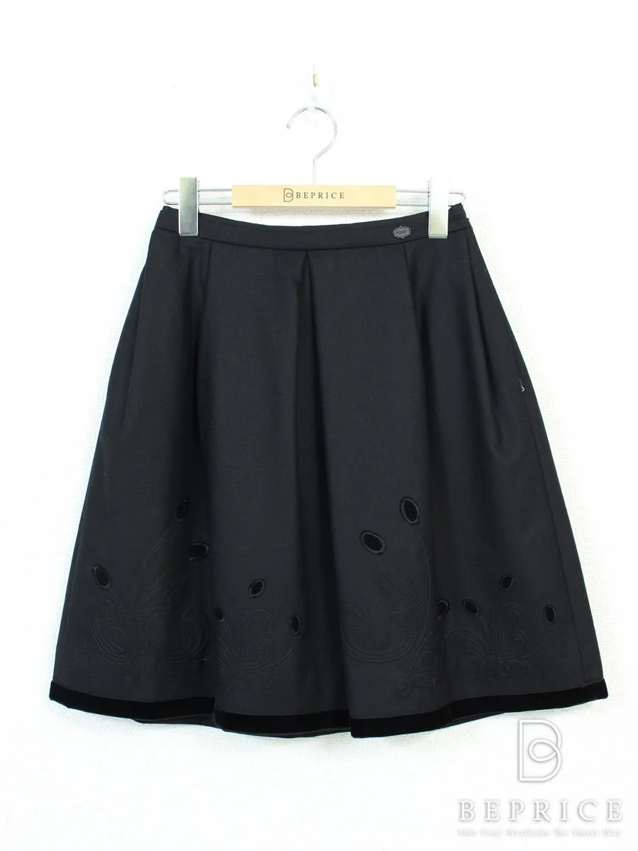 フォクシーブティック 2015年 スカート 刺繍 SP品 34459 ブラック買取実績 | 静岡県三島市