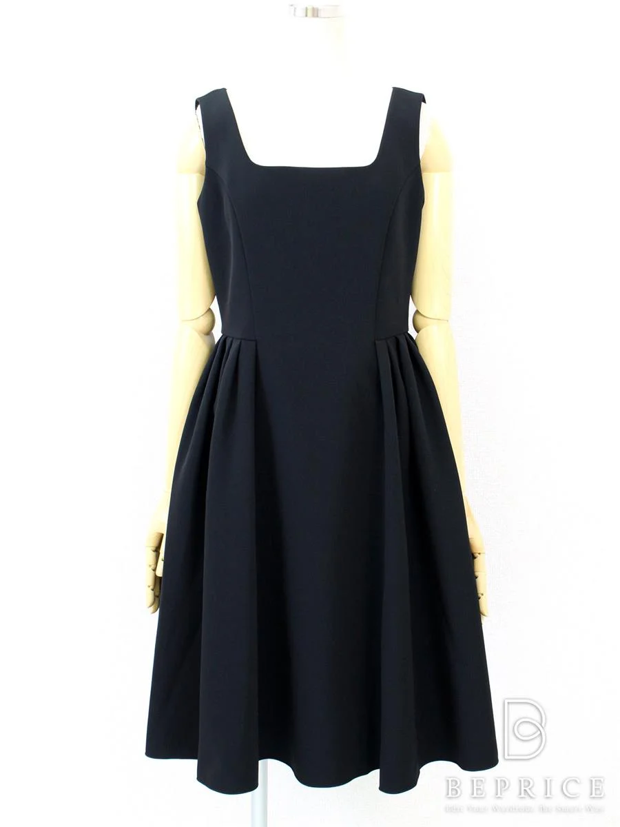 フォクシーニューヨーク 2016年 ワンピース スクエアネック 34082 ブラック買取実績 | 京都府京都市