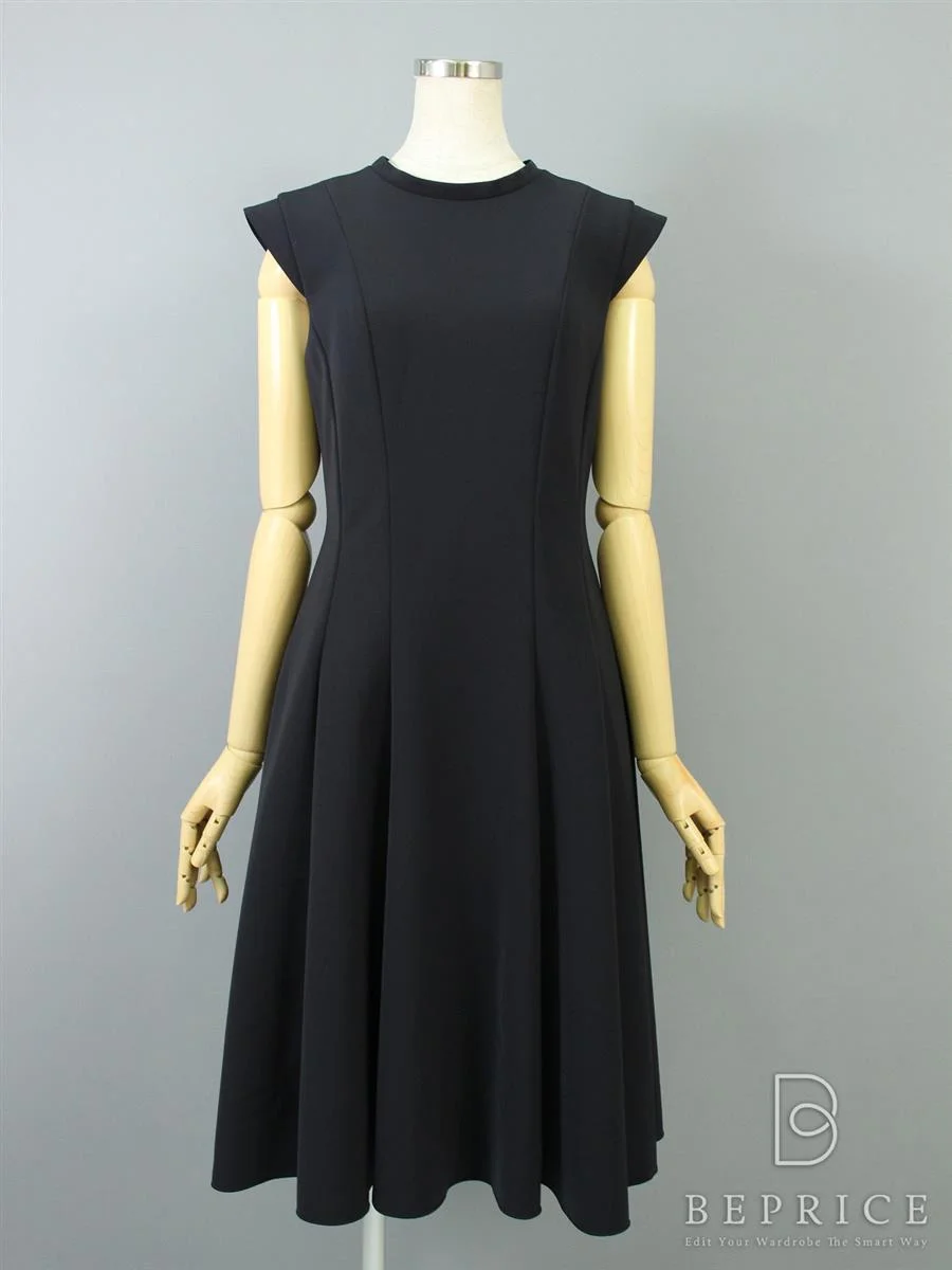 美品 フォクシーニューヨーク ドレスワンピース アシンメトリー 黒 42 極美品 フォクシーニューヨーク FOXEY ドレス ノースリーブ