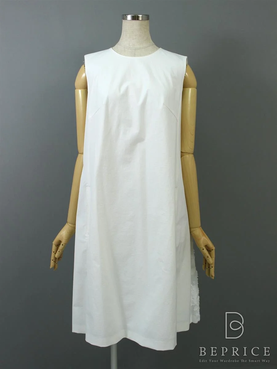 フォクシーニューヨーク 2016年 ワンピース ROSETTE FIL COUPE PLEPT DRESS 35747 ホワイト買取参考価格 | 奈良県宇陀市