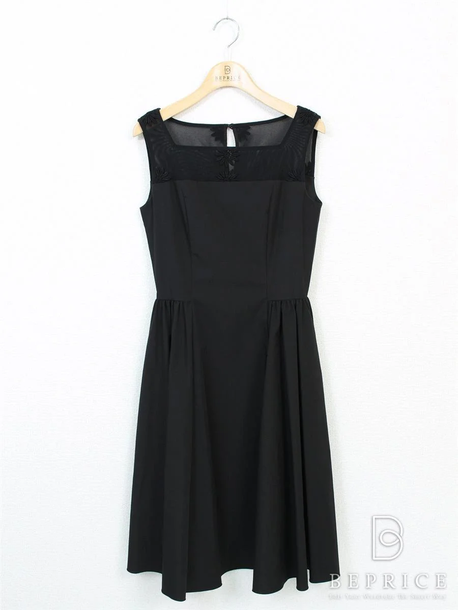 フォクシーニューヨーク ワンピース ブラックマーガレット ドレス買取実績 | 兵庫県宝塚市