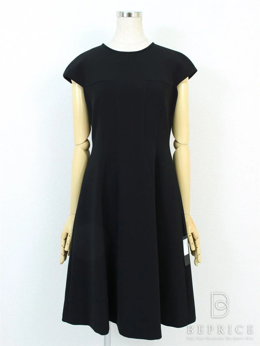 フォクシーニューヨーク 2016年 ワンピース Top Stitched Short Midi 36079 ブラック買取実績 | 東京都新宿区