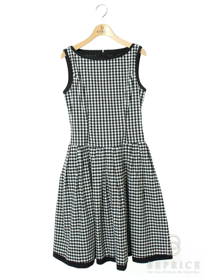 フォクシーニューヨーク ワンピース BLACK CROSS フルフレアー買取参考価格 | 三重県四日市市