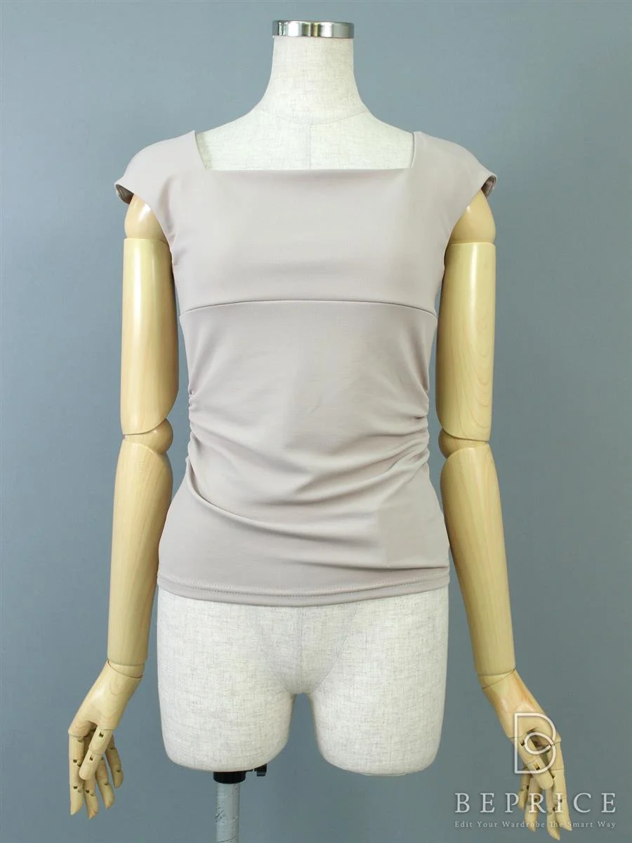 フォクシーニューヨーク カットソー 2016年 トップス TOP Kogao Tank 34010 ベージュ買取実績 | 奈良県宇陀市