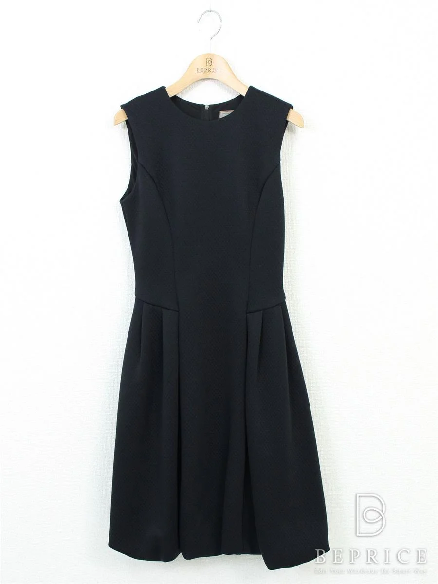 デイジーリンforフォクシー ワンピース Daisy Washable Formal買取参考価格 | 東京都新宿区