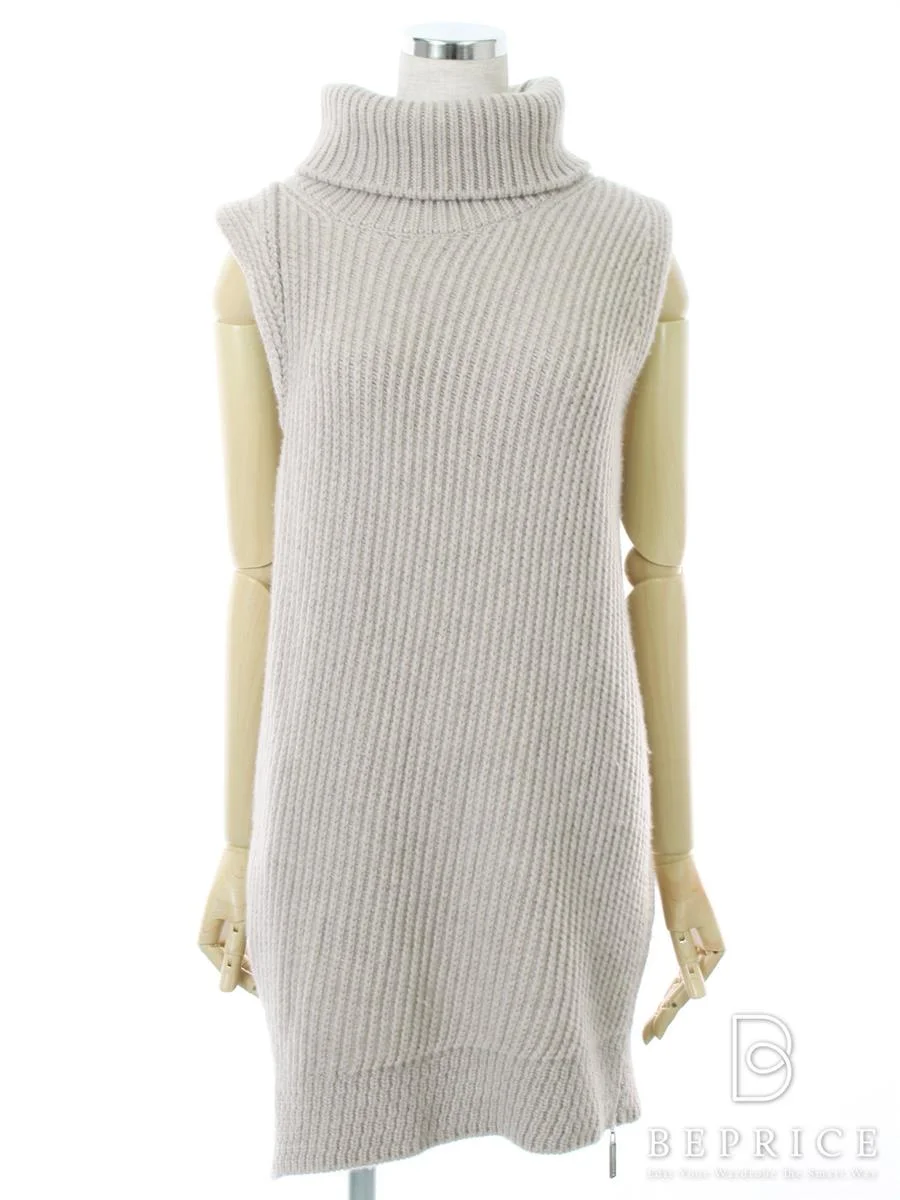 デイジーリンforフォクシー トップス Sleeveless Turtleneck Sweater買取参考価格 | 宮崎県宮崎市