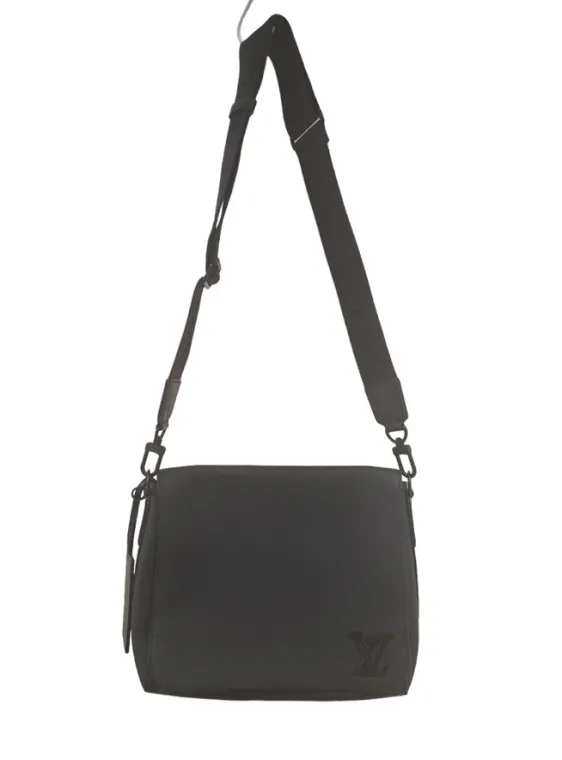 専用極上美品✨ルイヴィトンM57080 テイクオフメッセンジャーノワールICチッ LOUIS VUITTON 【ルイヴィトン】テイクオフ メッセンジャー