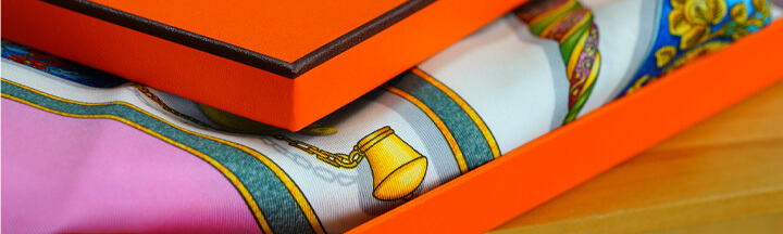 HERMES エルメス カレ45 ホースプリント シルクスカーフ オレンジ