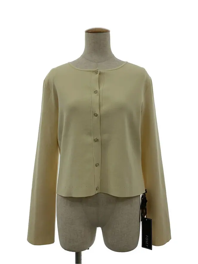 未使用✨7.8万 現行フォクシー カーディガン ポエト 23年 クリームシトロン 未使用✨7.8万 現行フォクシー カーディガン ポエト 23年 クリーム